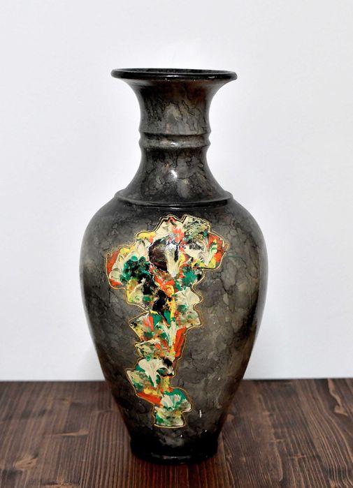 Рисувана керамична ваза