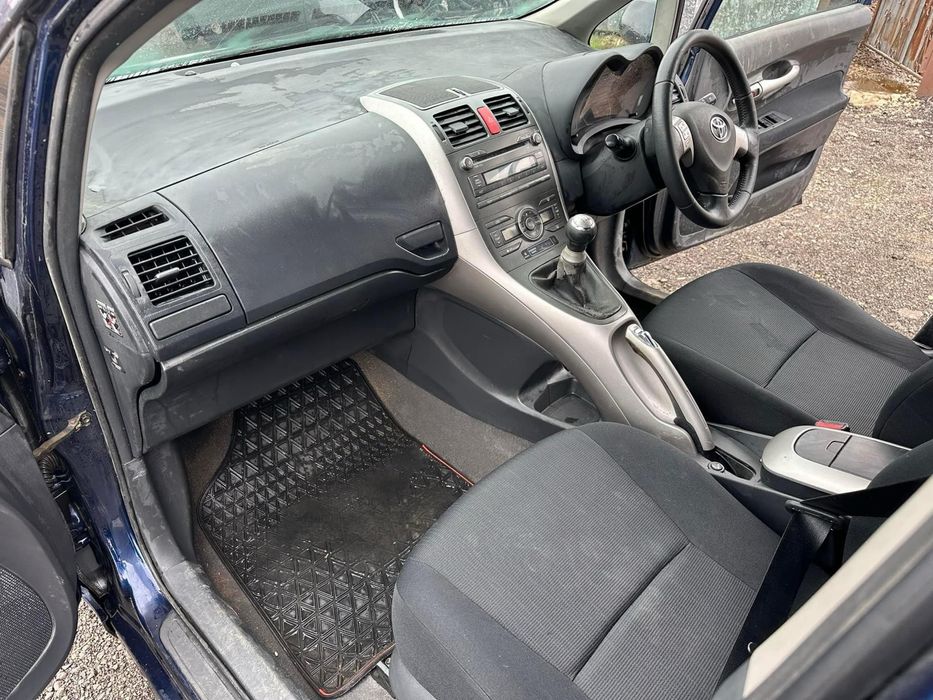 Тойота Аурис Toyota Auris 1.6 vvti 124 кс На части!