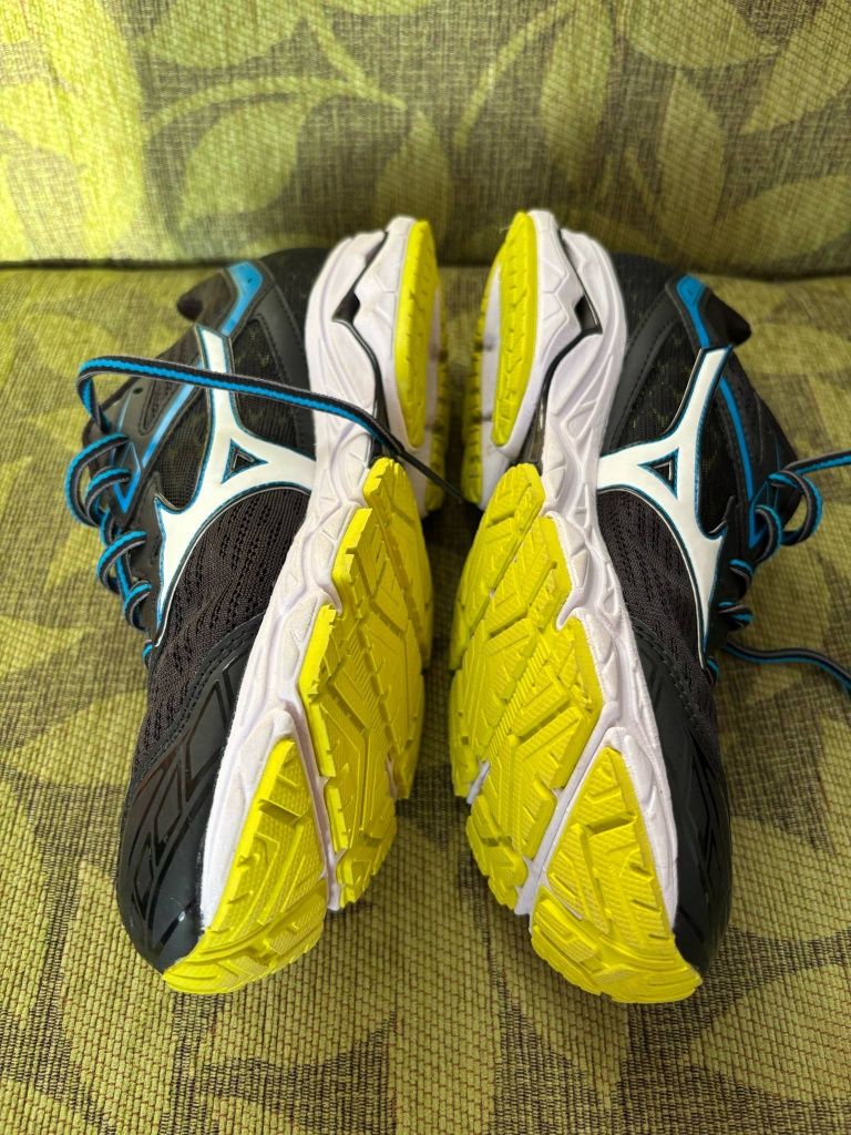 Мъжки маратонки mizuno wave ultima 9.