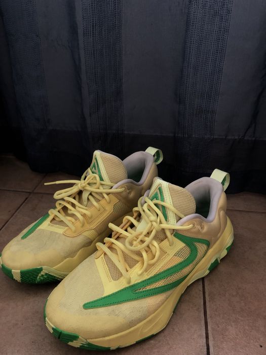 adidasi basket nike giannis antetokoumpo