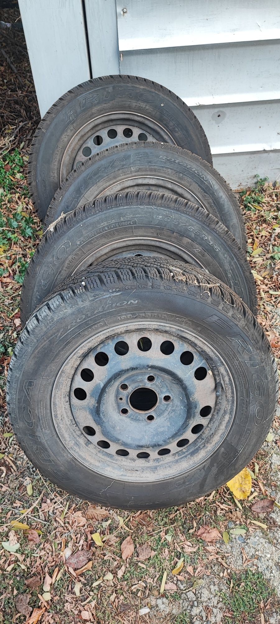 Зимни гуми Debica 195/65 R15 + Метални джанти в комплект