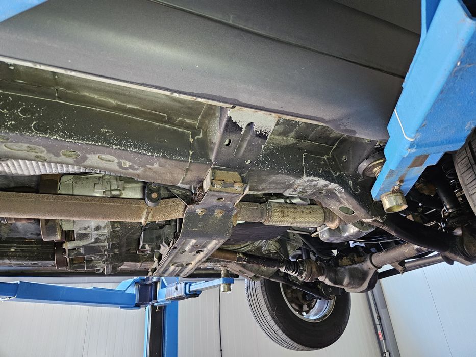 Jeep Grand Cherokee 2.7 cdi Autoutilitara N1 4 locuri