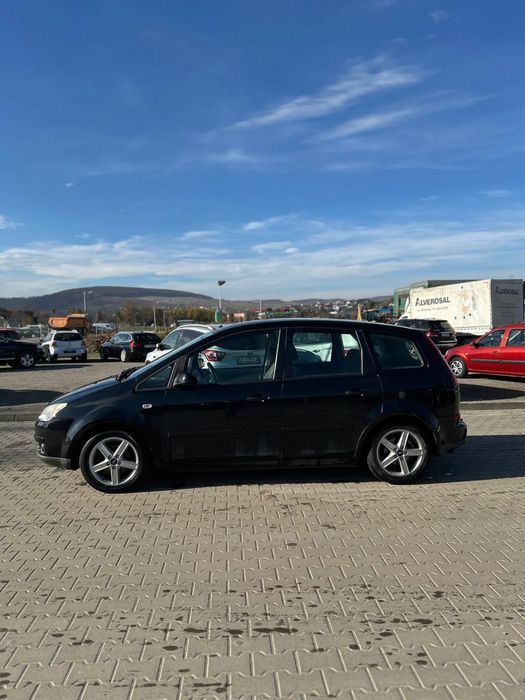 Ford C-Max Masina este folosita zilnic.