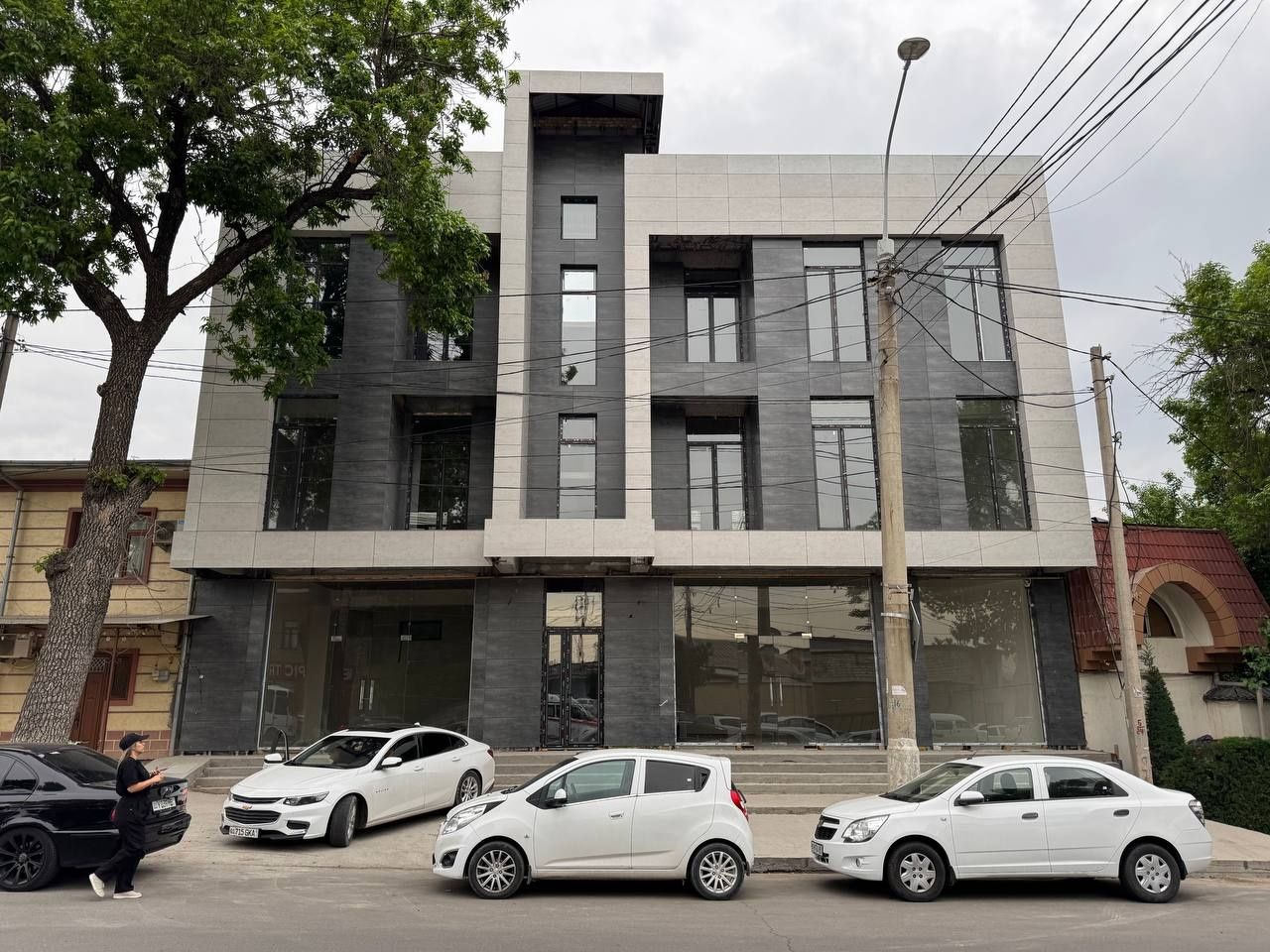 Срочно продажа здания на лабзакее