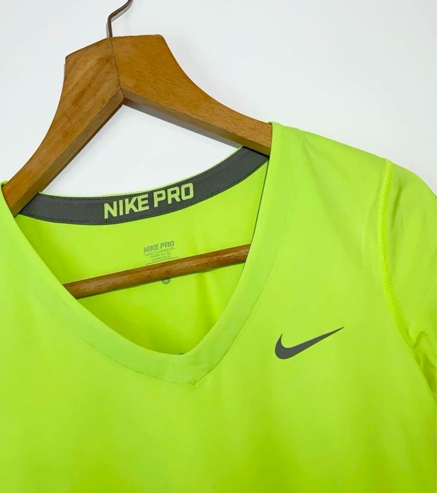 Дамска тениска “Nike”