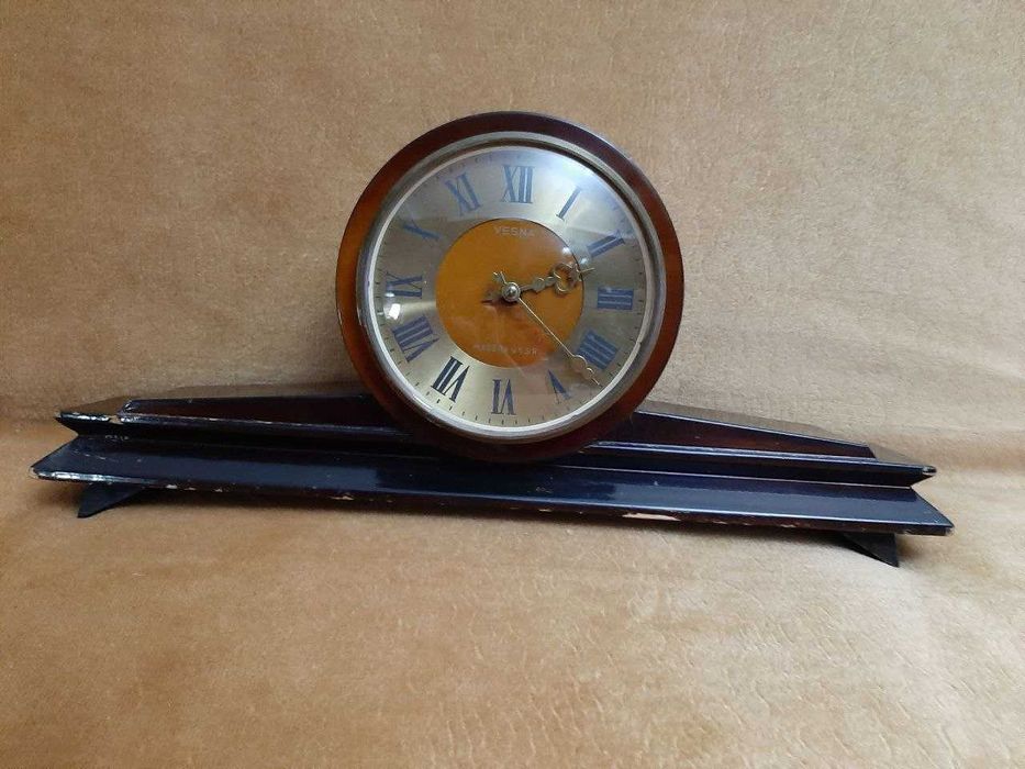 Часы настольные механические советские Весна