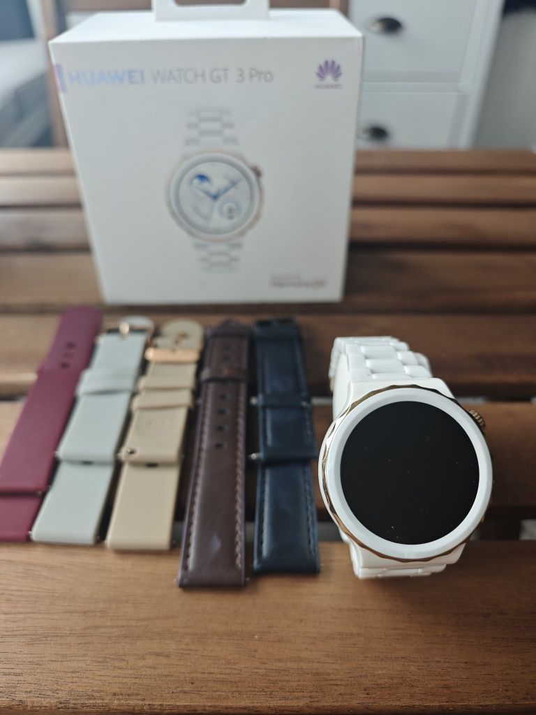 Смарт Часовник Huawei Watch GT 3 Pro с 5 каишки подарък