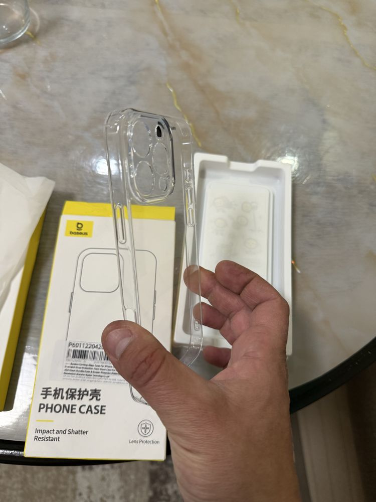 Продавам кейс за Iphone 16 pro max, Baseus