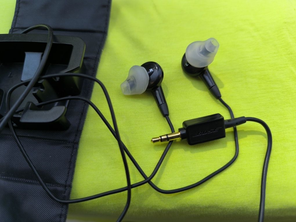 Слушалки с кабел Bose -  in ear (тапи)