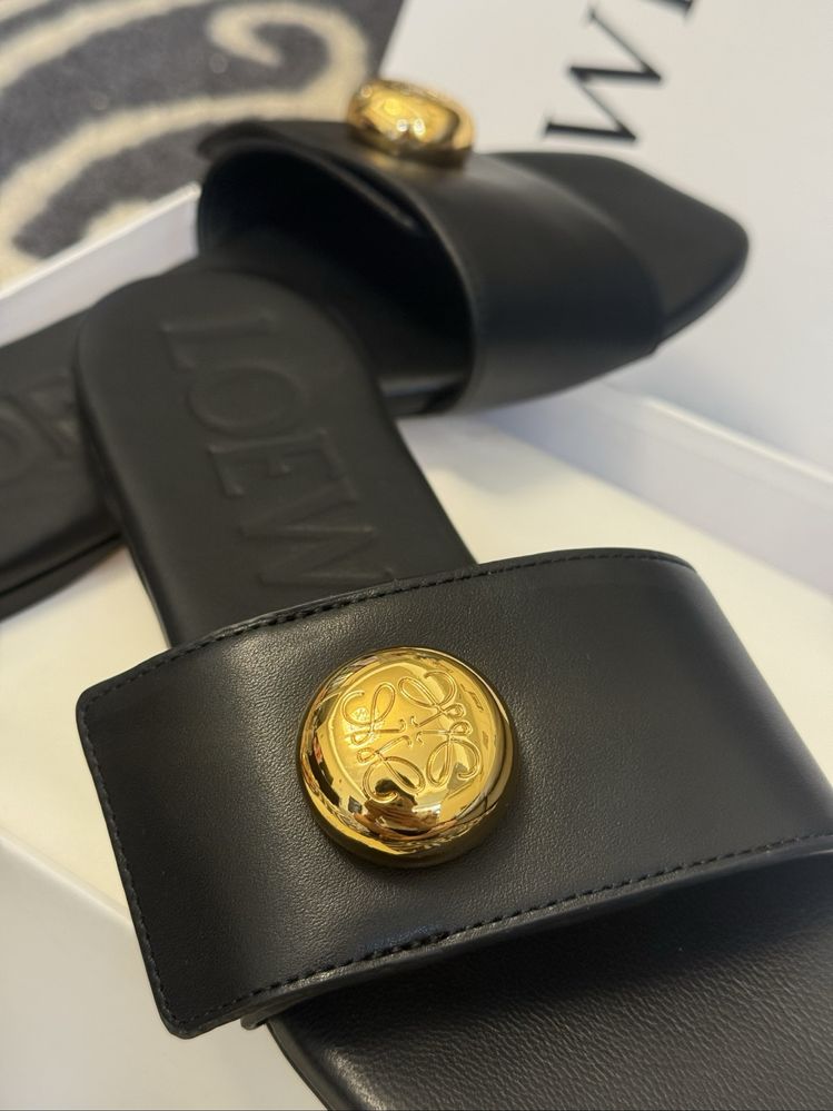 Papuci Loewe