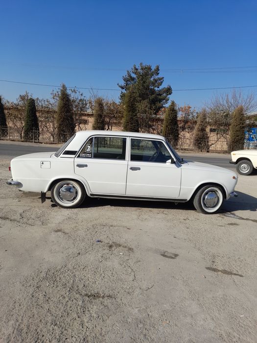 Srochna sotiladi vaz 21011 ideal