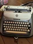 Masina de scris vintage alpina