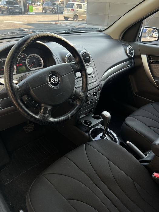 Nexia 3 2018 yil oq Ravon r3 holati ideal 31 000km yurgan