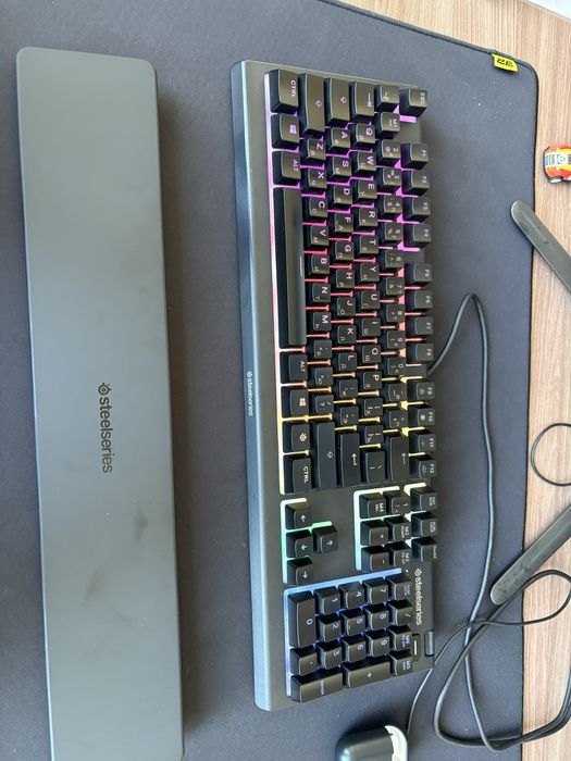 Продам клавиатуру steelseries apex 3