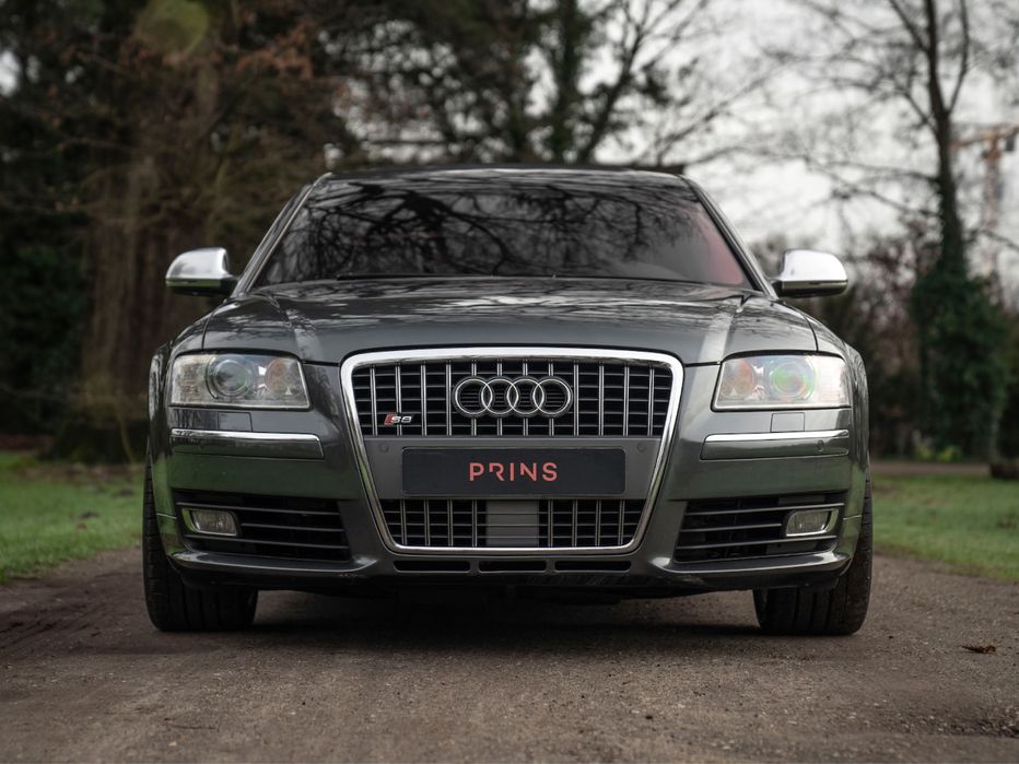 Audi S8 D3 5.2 V10