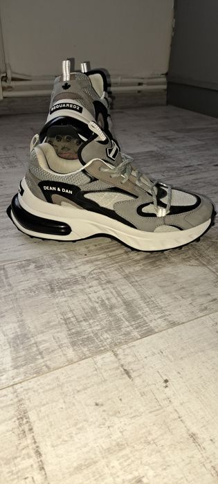 Vând adidasi dsquared2