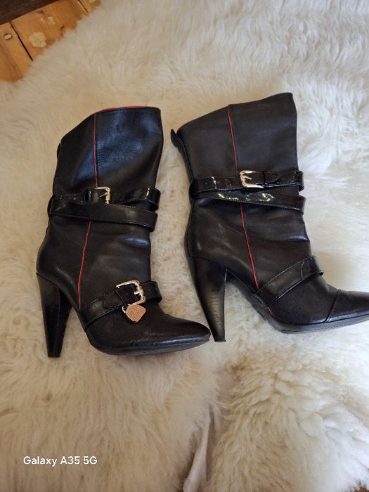 Елегантни оригинални ботушки  Guess за дамите с малко краче