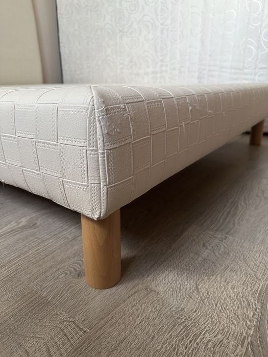 Pat tapițat piele crem si saltea Mobexpert