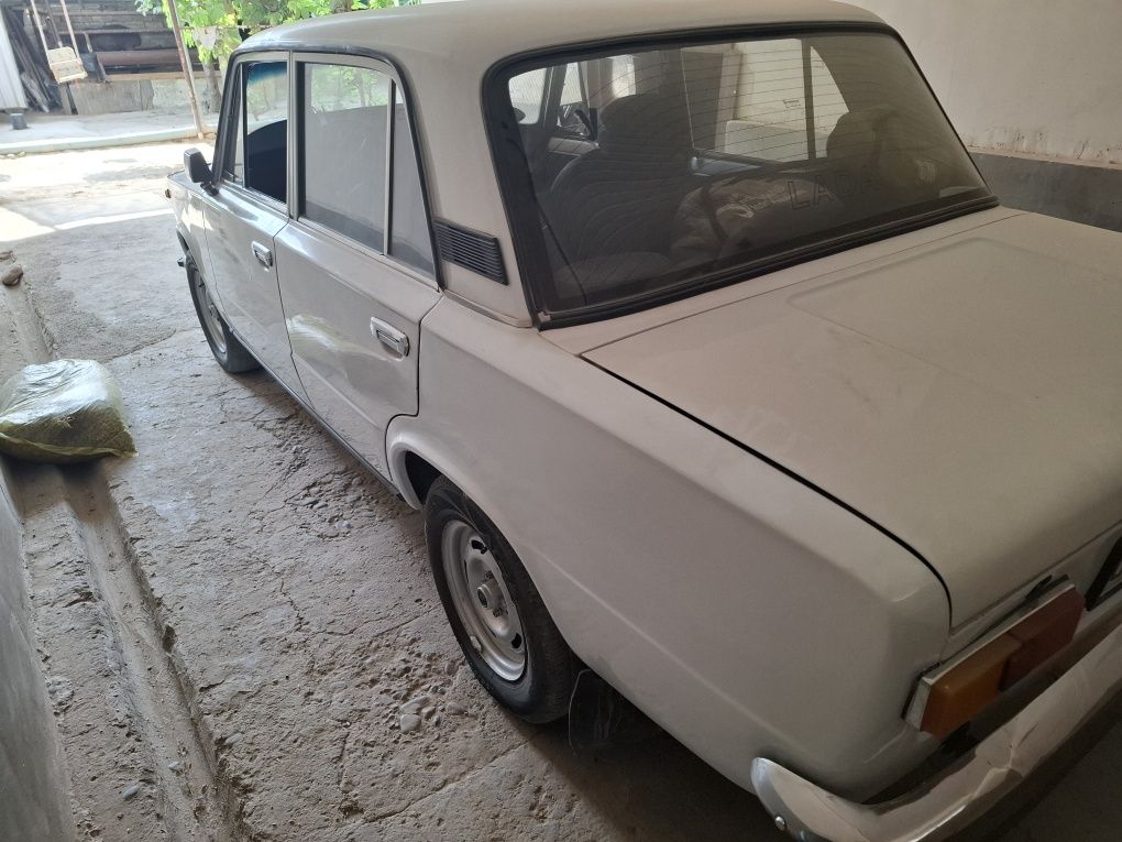 Jiguli vaz 2101 sotiladi xolati yaxshi