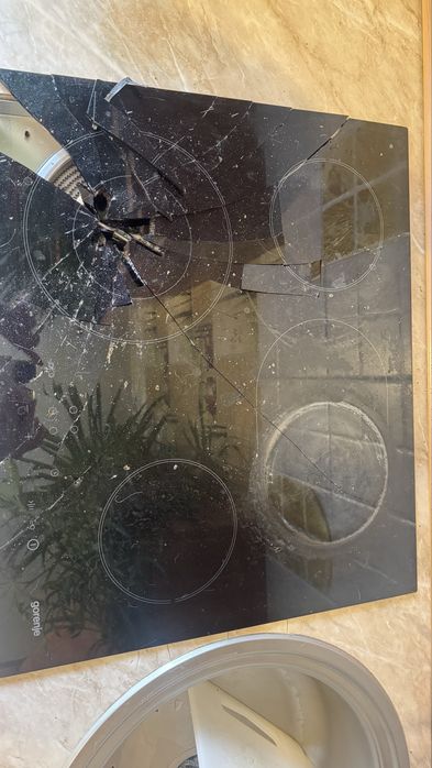 Продам на запчасти варочную поверхность,