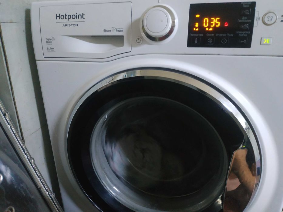 Продам стиральную машинку ariston