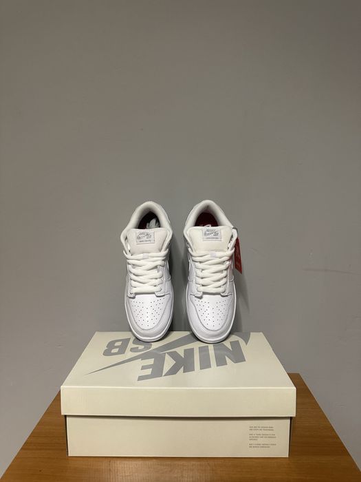 Nike Sb Dunk Low Supreme White