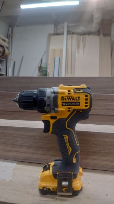 Шуруповёрт Dewalt dcd 701