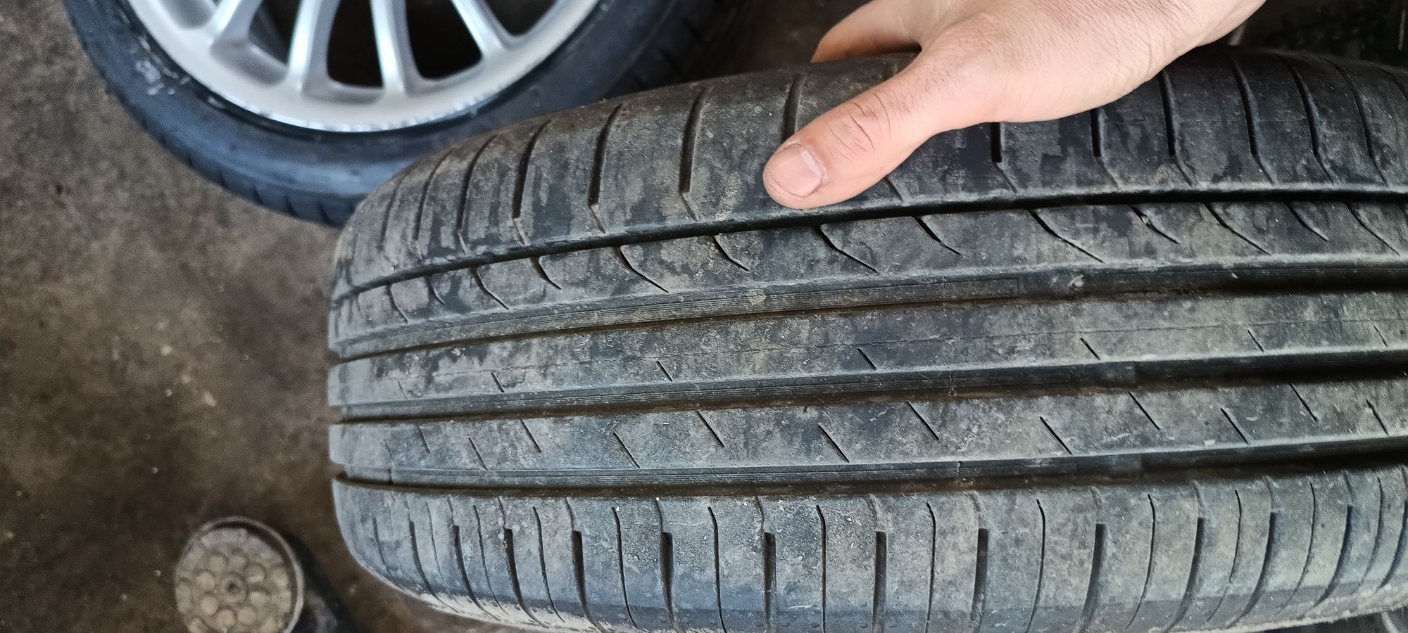 Продавам 4 бр. Летни гуми с джанти 17 ц 205 / 45R 17 -7JX17CH-45 600ле