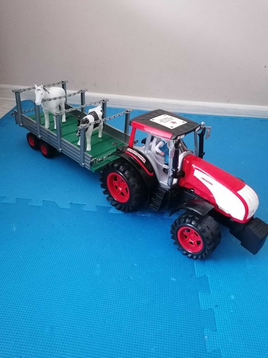 Трактор играчка с животни