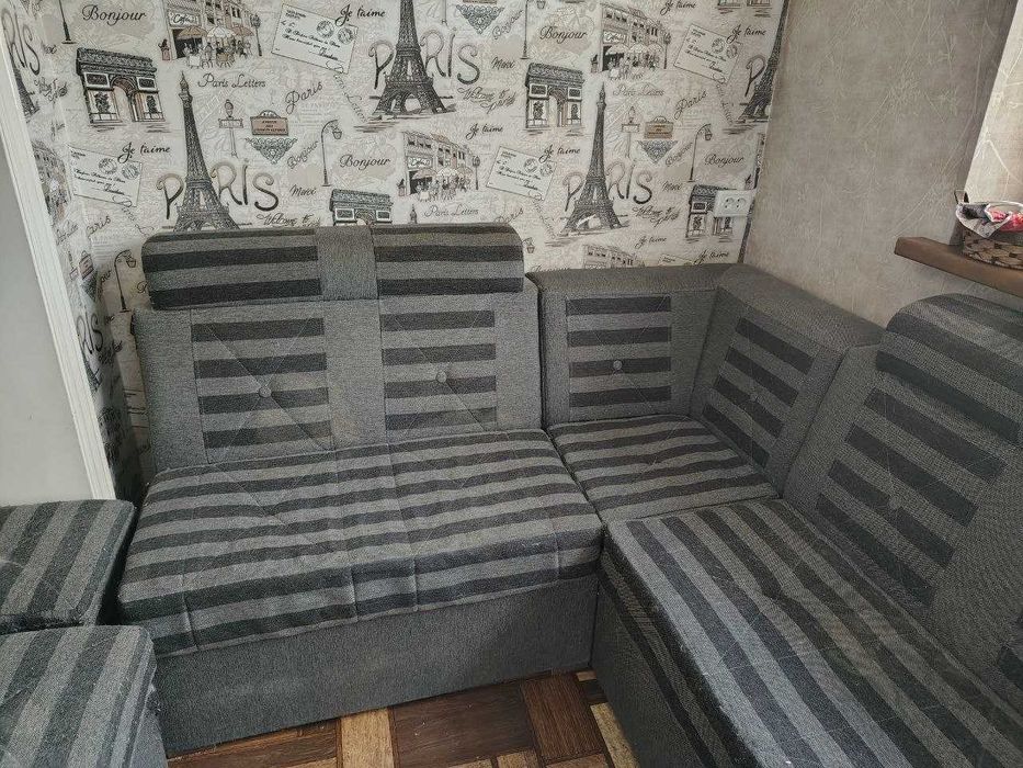 Продам кухонный уголок б/у