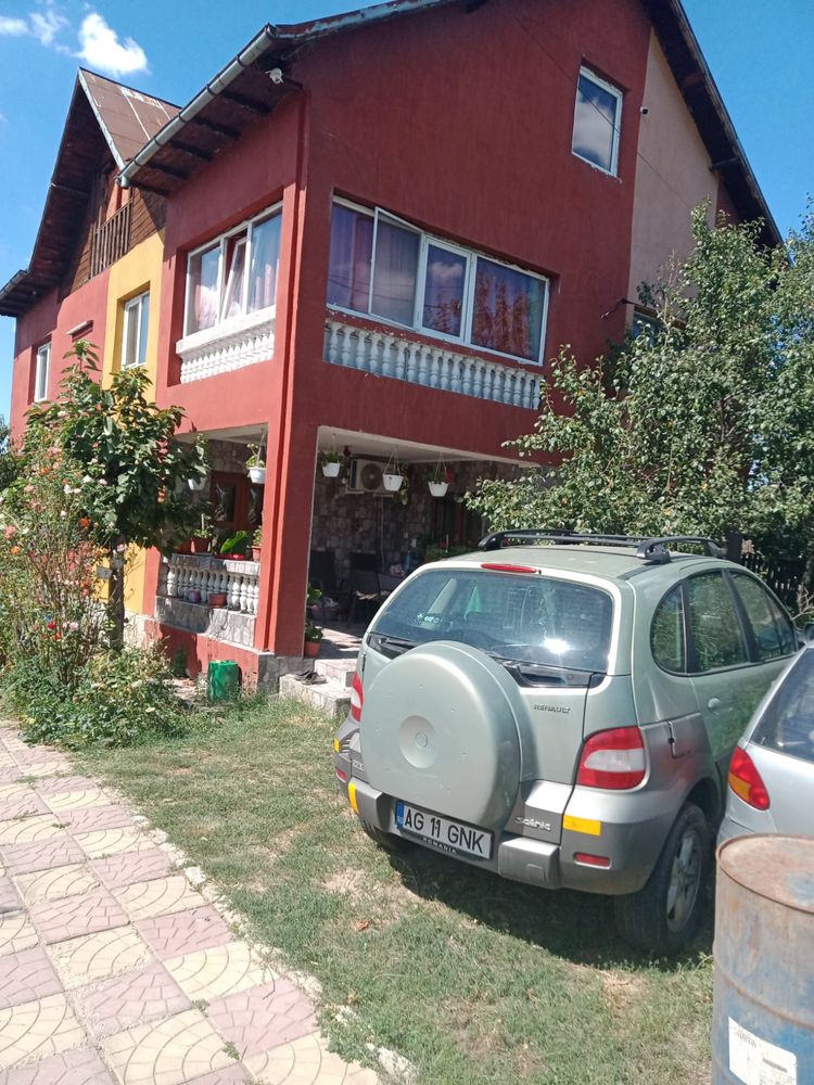 Vând casa P+1+M Serboeni Arges (4 km de centru Costesti)