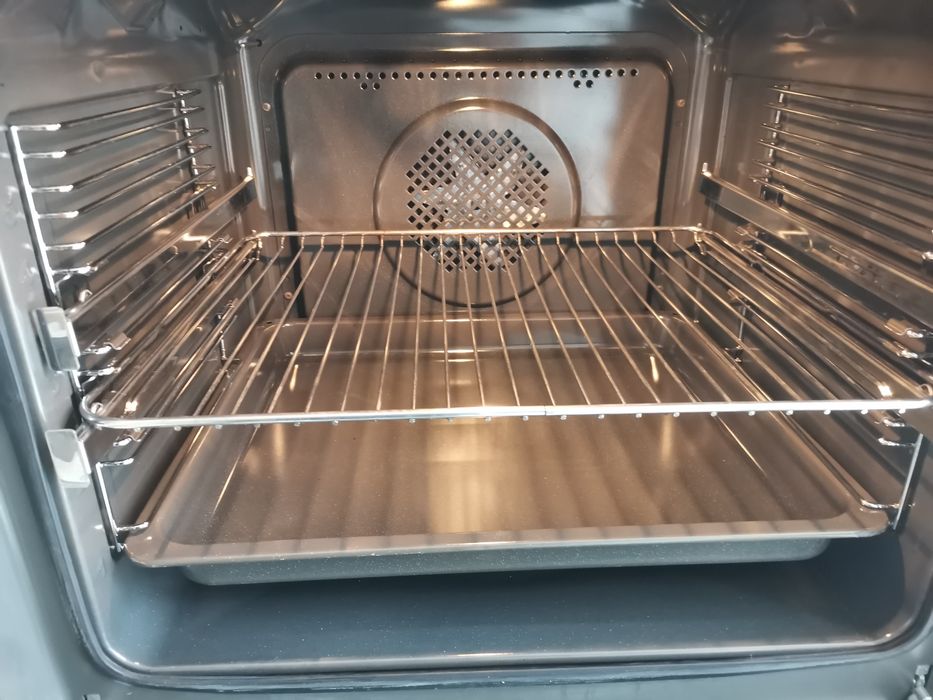 Фурна за вграждане KOENIC