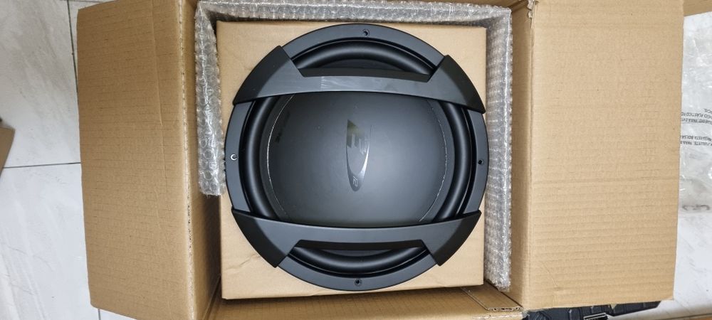 Бас говорител ALPINE 12" 650W