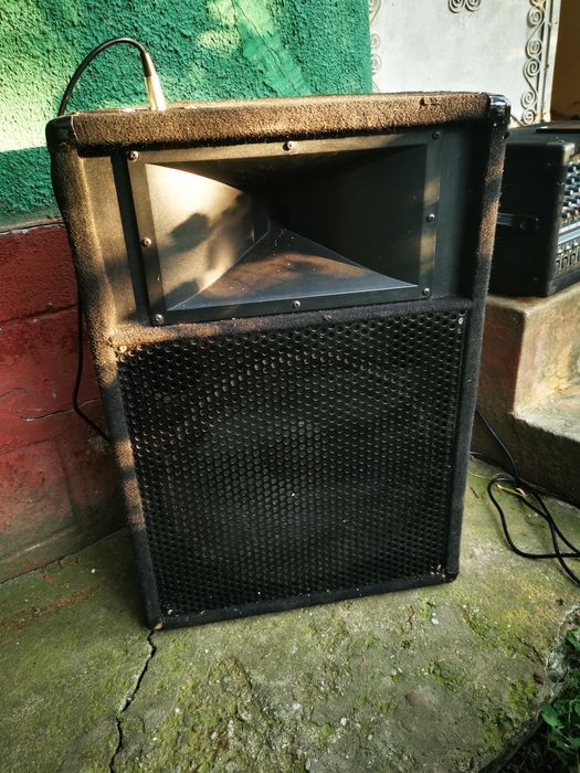 Vând boxe Yamaha și anvelope