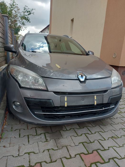 Renault Megane | bară față | armătura