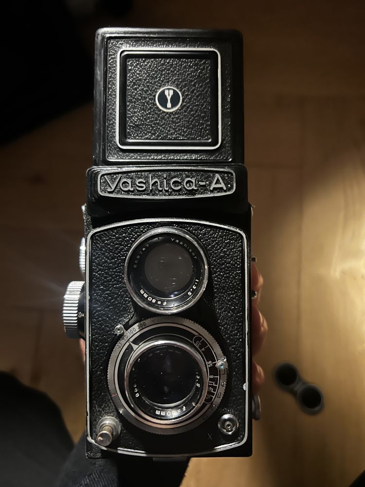 Yashica A TLR camera (de vanzare )