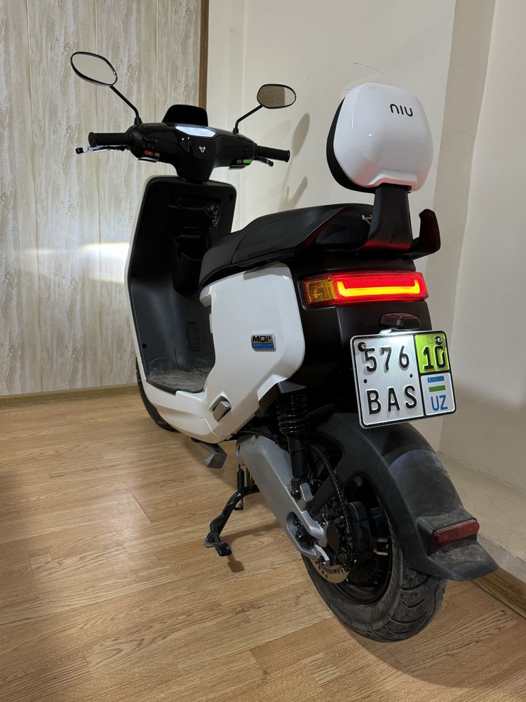 Niu mqi sport 180km
