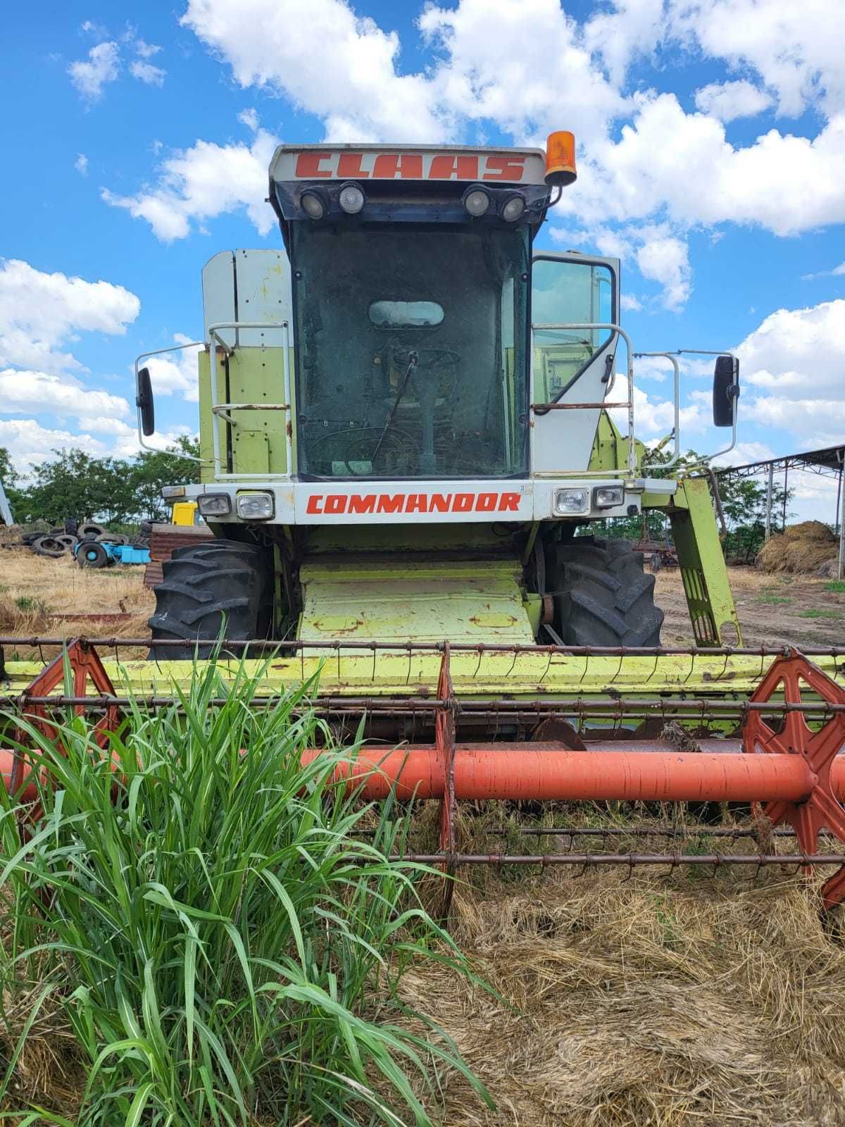 Vand combine Claas Commandor 228 si Laverda pentru dezmembrat