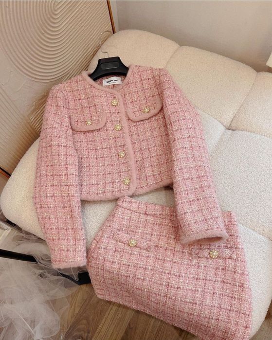 клетчатый розовый костюм с юбкой