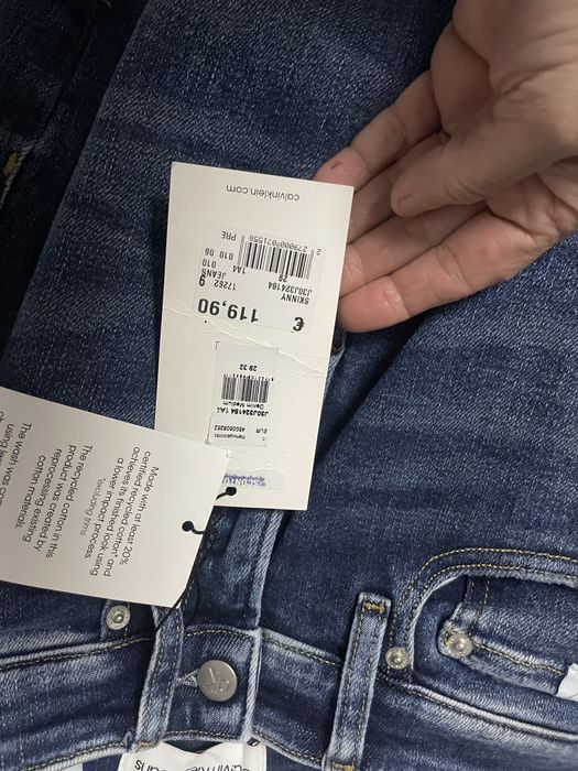 Blugi Calvin Klein noi cu eticheta