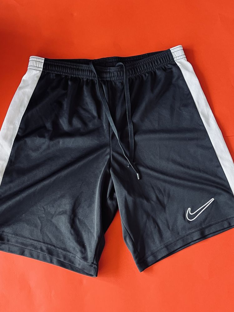 NIKE Dri-Fit Shorts - S / Оригинал