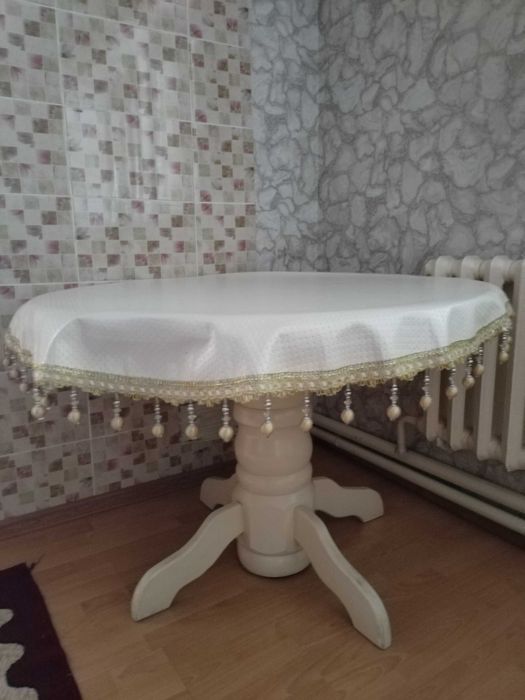 Стол для гостиной