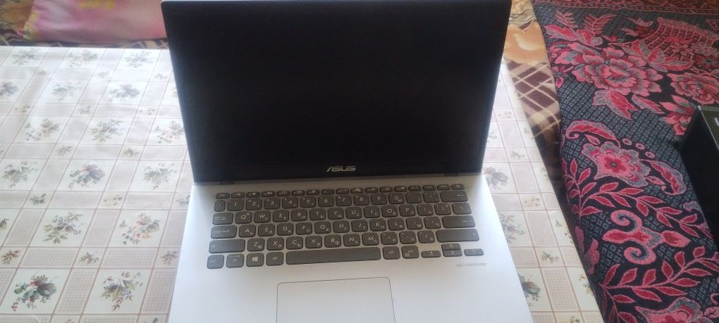 Лаптоп lsus 128gb
