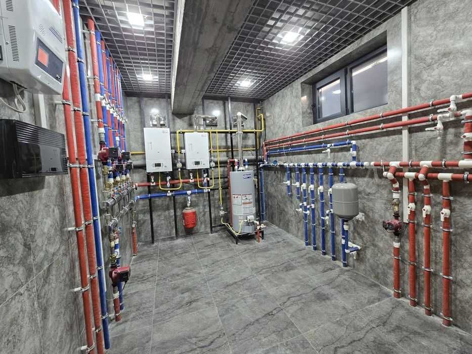 Срочно продаётся ЭЛИТНЫЙ 3-этажный дом 5 соток Академ Городок  IT Park