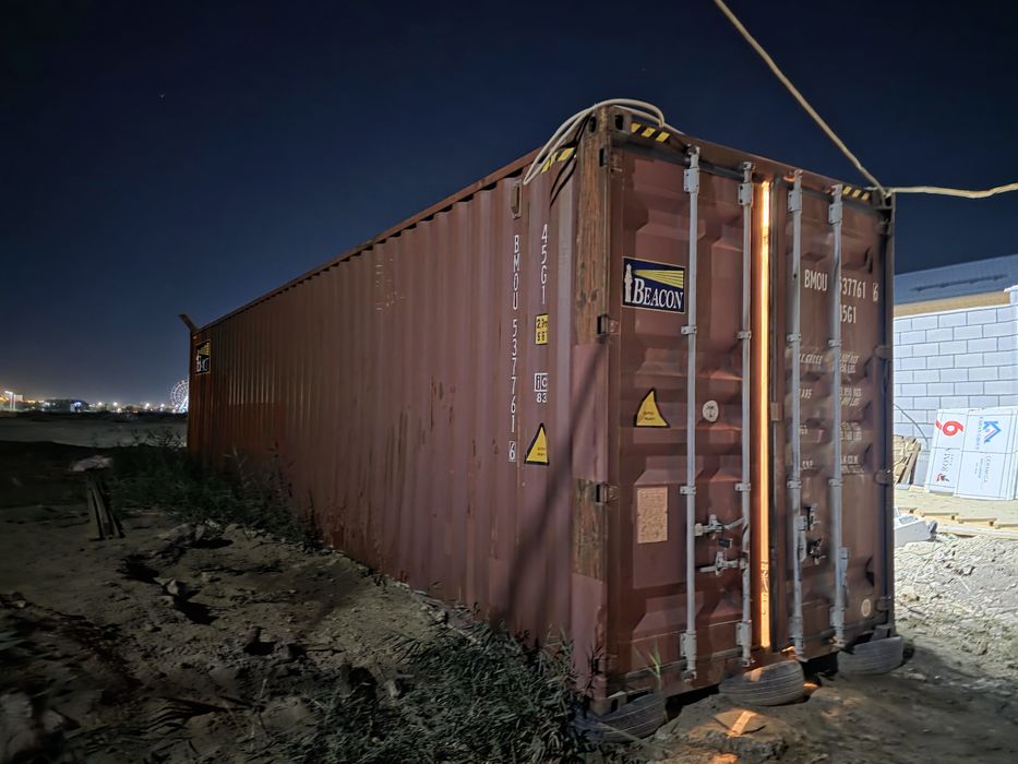 Контейнер морской