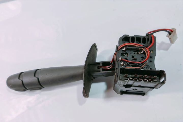 Maneta stergator Bloc Lumini 8200542094 / 34498155 Renault Symbol a 2