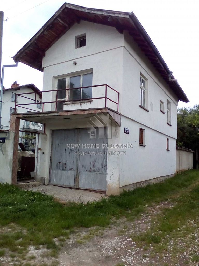 Продава се Многостаен апартамент в с. Цръклевци, Област София-област - 200 кв.м за 520 €/кв.м - Снимка #2