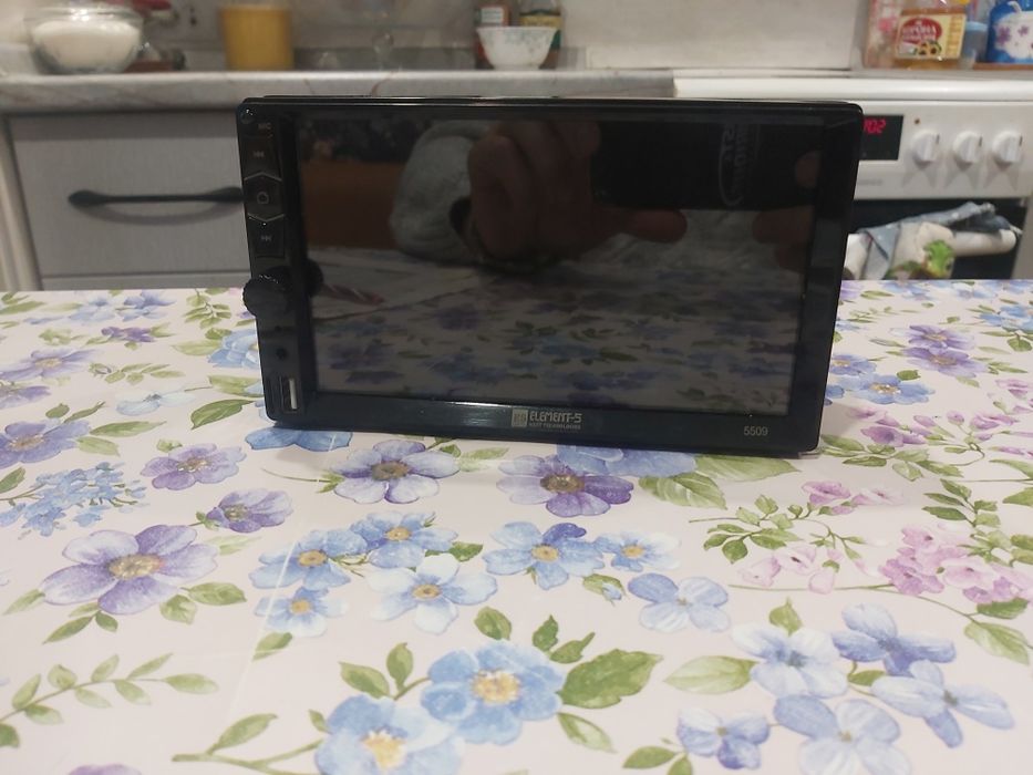 Продается магнитола element 5