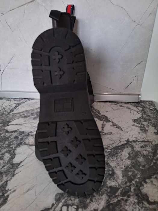 Tommy hilfiger естествена кожа унисекс