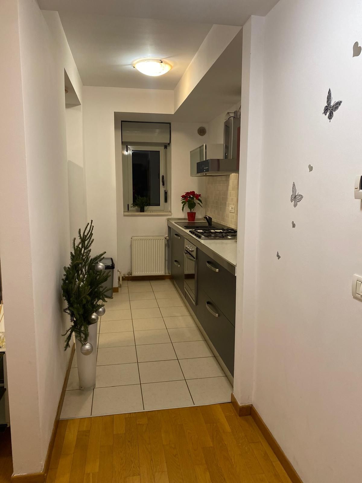 Închiriez apartament 2 camere COMPLEX RING